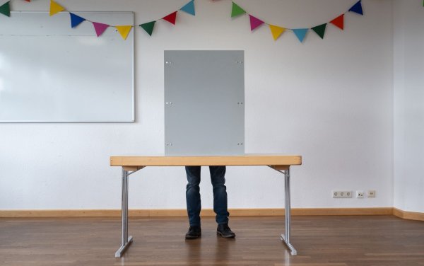 Mehr als 59 Millionen Bürgerinnen und Bürger sind wahlberechtigt. - © Marijan Murat/dpa