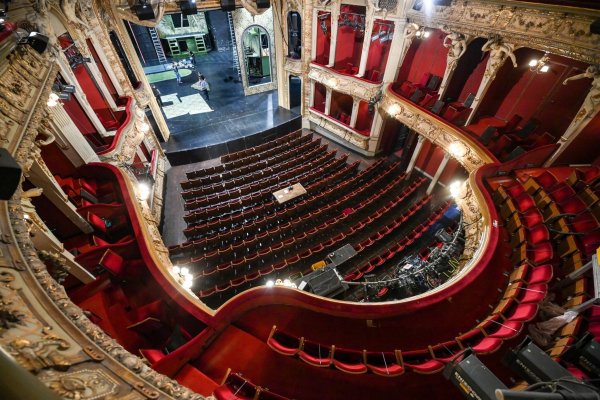 Blick in den leeren Zuschauersaal des Theaters «Berliner Ensemble» (BE). - © Jens Kalaene/dpa-Zentralbild/dpa