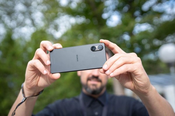 Kommt ohne Telekamera: das neue Xperia 5 Mark V. - © Florian Schuh/dpa-tmn