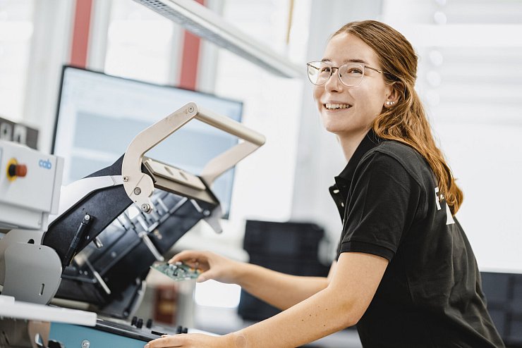 125 Mitarbeiter sind als Elektroniker, Industrie- und Zerspanungsmechanikern und Industriekaufleute in dem Salzufler Unternehmen beschäftigt, viele davon haben dort auch ihre Ausbildung absolviert. - © Oliver Pracht