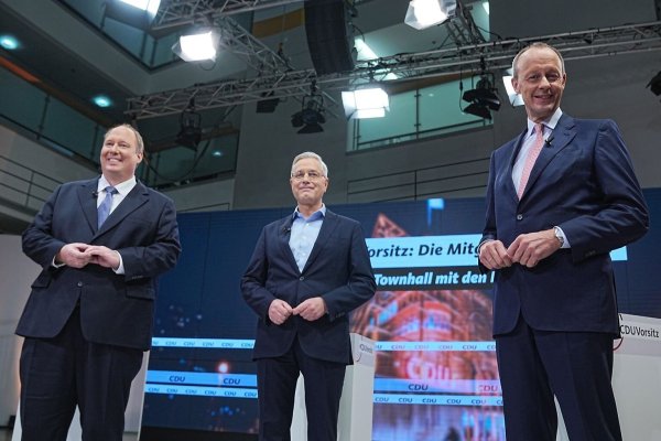 Braun, Röttgen und Merz - © Foto: Michael Kappeler/dpa