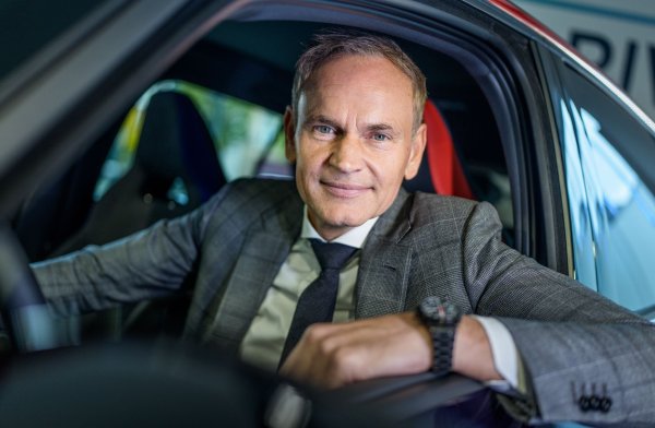 VW-Konzernchef Blume: Die Autoindustrie befindet sich in «stürmischen Zeiten». - © Michael Kappeler/dpa