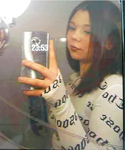 Mit diesem Foto wird nach der vermissten 16-J&auml;hrigen gesucht. - &copy; Polizei