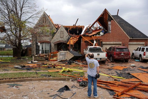 Das Ausmaß der Schäden der Tornados in gleich mehreren US-Bundesstaaten ist noch unklar. - © Mike Simons/Tulsa World/AP/dpa
