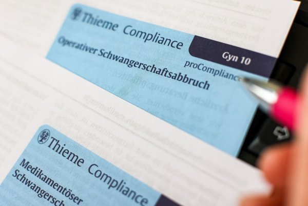 Die Zahl der Schwangerschaftsabbrüche ist stark gesunken. (Archivbild) - © Jan Woitas/dpa