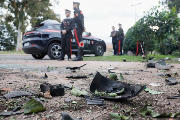 Auf das Auto eines bekannten italienischen TV-Journalisten wurde ein Anschlag verübt. - © Cecilia Fabiano/LaPresse via AP/dpa