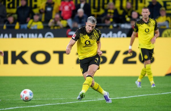 Nico Schlotterbeck steht noch bis 2027 beim BVB unter Vertrag - und danach? (Archivbild) - © Bernd Thissen/dpa