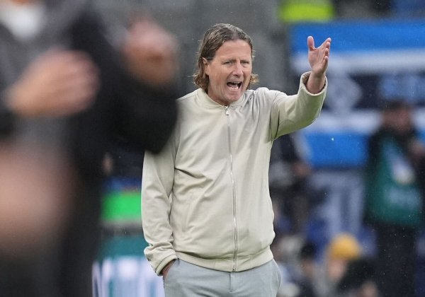 Mainz-Trainer Bo Henriksen hofft gegen Bayer Leverkusen auf den ersten Heimsieg in dieser Bundesliga-Saison. (Archivbild) - © Marcus Brandt/dpa
