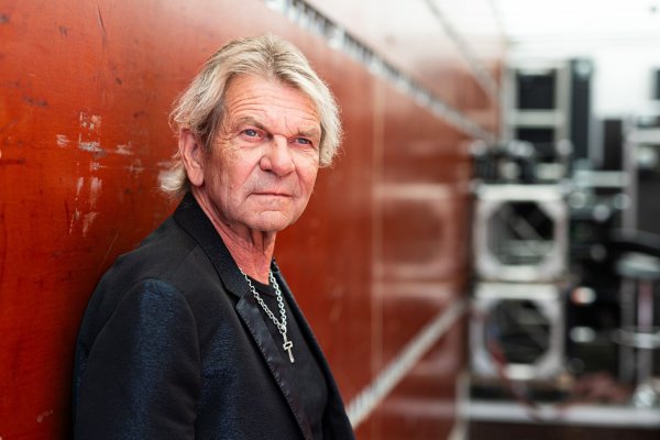 Der Hit «Verdammt ich lieb\\\' dich» ist Ausgangspunkt für eine Tour von Schlagerstar Matthias Reim im kommenden Jahr. (Archivbild) - © Michael Matthey/dpa