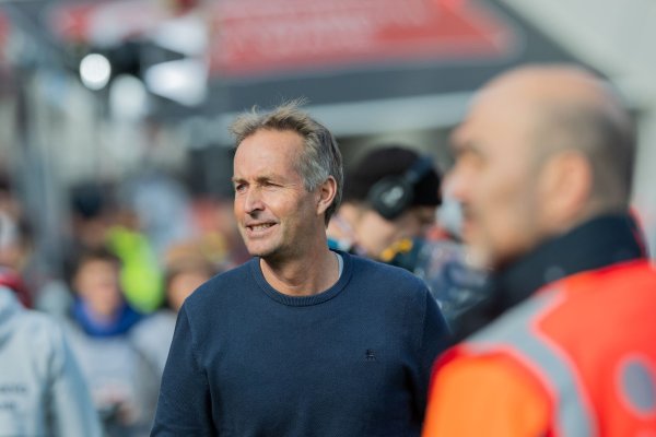 Leverkusens Trainer Kasper Hjulmand war schon einmal Coach in Mainz. (Archivbild) - © Rolf Vennenbernd/dpa