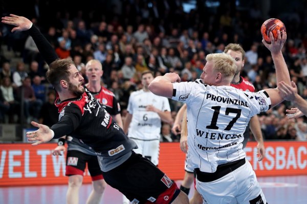 HC Erlangen - THW Kiel - © Foto: Daniel Karmann/dpa