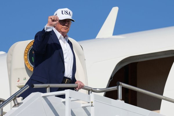 Trump findet die Idee einer neuen Musk-Partei «lächerlich» - © Jacquelyn Martin/AP/dpa