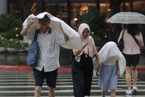 Taifun «Danas» brachte Regen und heftige Winde mit sich. - © Chiang Ying-ying/AP/dpa