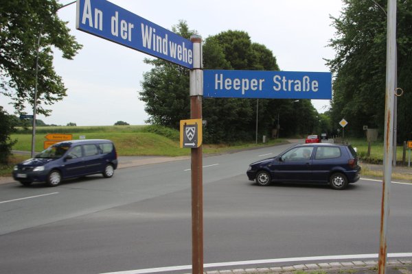 Wird gesperrt: Seit Montag, 3. Juli, ist die Straße „An der Windwehe" in Höhe der Heeper Straße in Bechterdissen gesperrt. Außerdem werden die Straße „An der Windwehe" am Evenhauser Kreisel und die Felix-Fechenbach-Straße am Schuckenteichweg gesperrt. - © Thomas Dohna