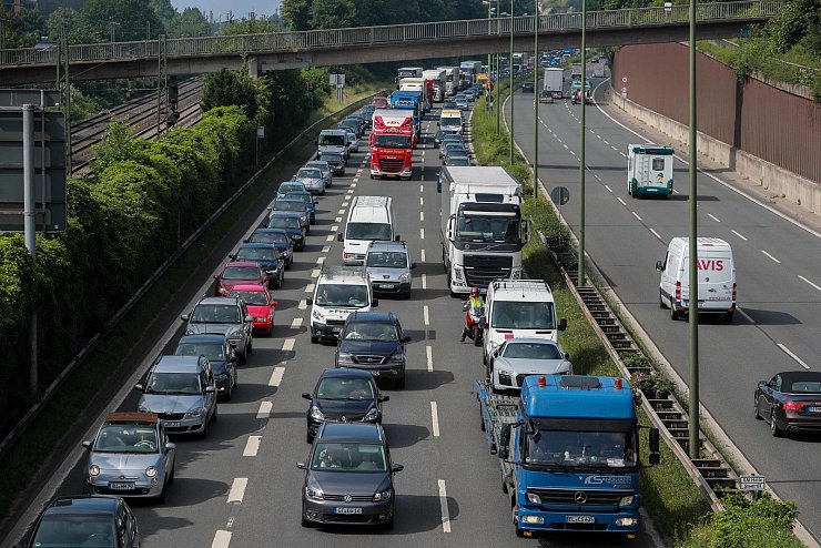 Die Fahrtrichtung Innenstadt ist dicht. - © Andreas Zobe