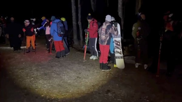 Viele Menschen hängen wetterbedingt auf Bergstationen der italienischen Alpen fest. - © -/Italienische Bergrettung/dpa