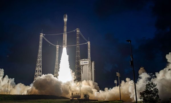 Die Vega C ist erstmals nach knapp zwei Jahren wieder erfolgreich ins Weltall geflogen. - © S Martin/CSG/Arianespace/CNES/ESA/dpa
