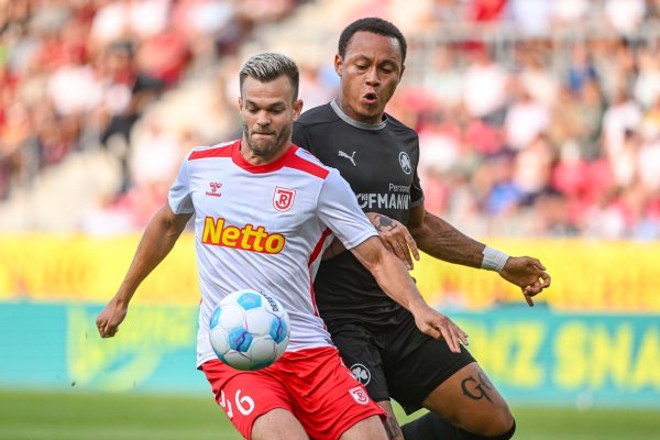 Benedikt Saller steht dem SSV Jahn Regensburg weiter nicht zur Verfügung. - © Armin Weigel/dpa