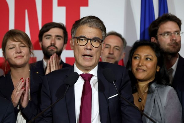 Olivier Faure, Erster Sekretär der Sozialistischen Partei, ist zu Gesprächen über eine Regierungsbildung bereit. - © Aurelien Morissard/AP/dpa