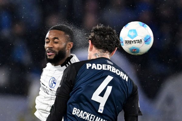 Moussa Sylla schoss das erste Schalker Tor - © David Inderlied/dpa