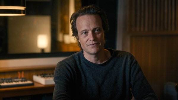 Schauspieler August Diehl in einer Szene aus «23 - Der mysteriöse Tod eines Hackers». - © --/ Sky Deutschland/Ansager & Schnipselmann/dpa