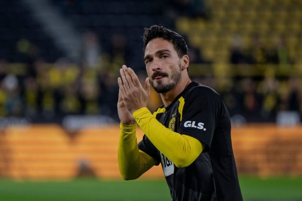 Dortmunds Mats Hummels schätzt die Aufgabe in Leverkusen schwerer ein als die in San Siro. - © David Inderlied/dpa