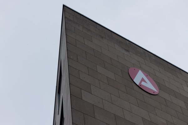 Die Zahl der Arbeitslosen in NRW war im September geringer als im Vormonat. - © Rolf Vennenbernd/dpa