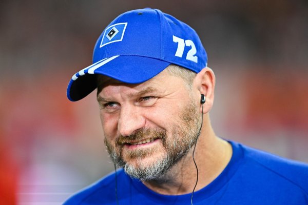Trainierte auch lange den nächsten Gegner Paderborn: HSV-Trainer Steffen Baumgart. - © Uwe Anspach/dpa