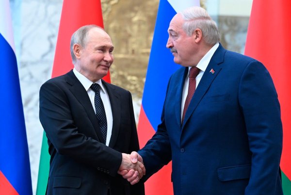 Lukaschenko ist Putins engster Verbündeter (Archivbild) - © Dmitriy Azarov/Pool Sputnik Kremlin/AP/dpa