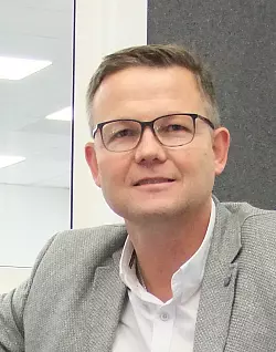 Frank Betzendahl betreibt in der Max-Planck-Stra&szlig;e sein Unternehmen. Er handelt mit Tonerpatronen. - &copy; Axel B&uuml;rger