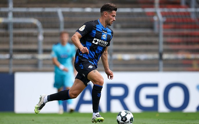 Bild zu Trotz Kreuzbandriss: Paderborn verlängert mit Abwehrspieler