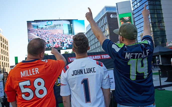 Bild zu NFL auf Weltreise: Über Berlin und Rio in die Wüste?