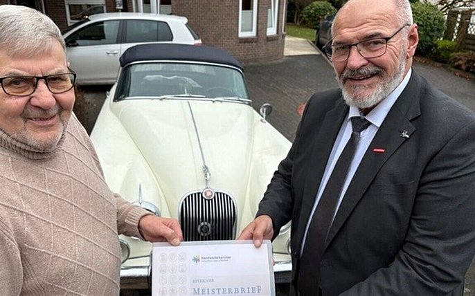 Bild zu Kfz-Legende Ottfried Stopka aus Oerlinghausen gibt seit 65 Jahren Gas