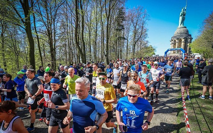 Bild zu Hermannslauf 2026 von Detmold nach Bielefeld: Alle Informationen &uuml;ber den Lauf-Klassiker