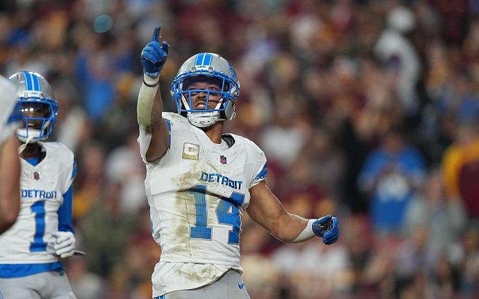 Bild zu St. Brown feiert mit Gruß an Trump - Von Gegner geschlagen