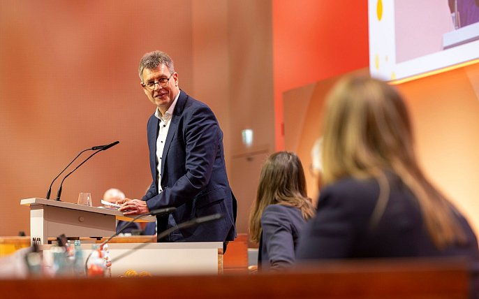 Bild zu DOSB beschließt weiteren Olympia-Fahrplan