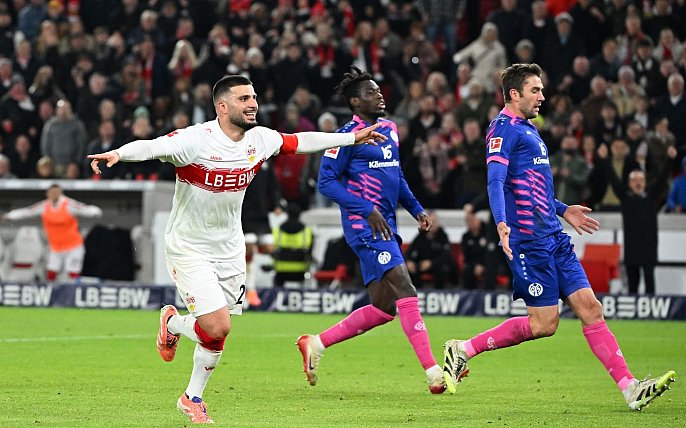 Bild zu Nach medizinischem Notfall: VfB bezwingt Mainz mit 2:1