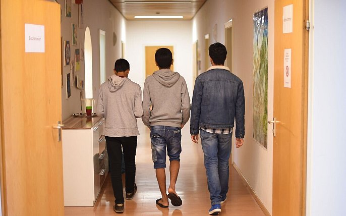 Bild zu So viele ausländische Staatsbürger verlassen OWL in Richtung Ausland