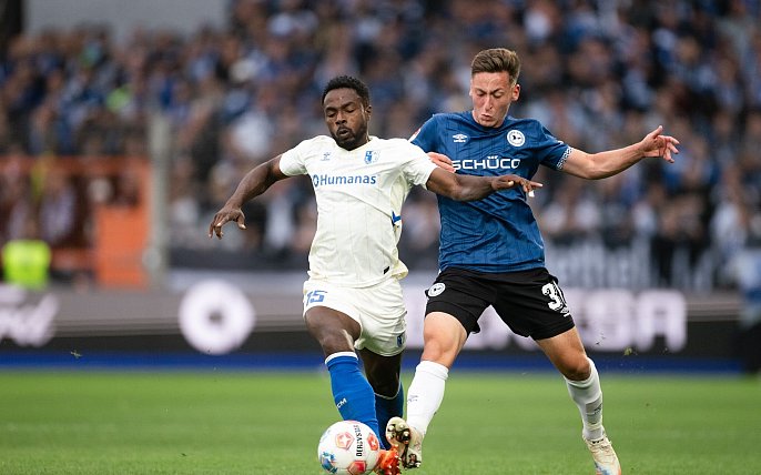Bild zu Arminia nach Sieg gegen Magdeburg Tabellenzweiter
