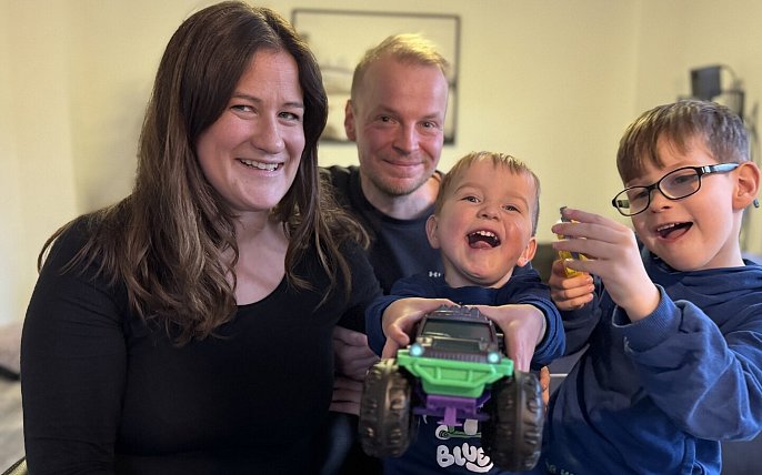 Bild zu Spiegelverkehrtes Herz: Operation rettet dem kleinen Mats aus Lage das Leben