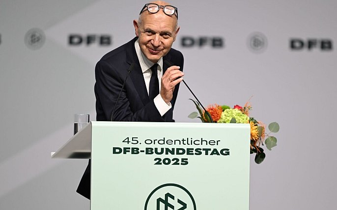 Bild zu Gestalten statt verwalten: Neuendorf bleibt DFB-Boss