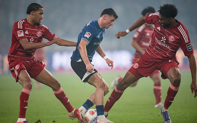 Bild zu Itten erl&ouml;st Fortuna mit Siegtreffer zum 1:0 gegen Bielefeld