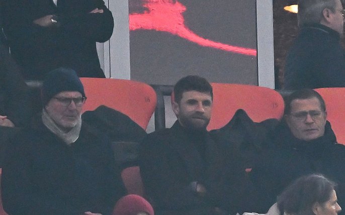 Bild zu Edelfan Müller sieht Bayern-Remis - Neu-Coach Fischer jubelt