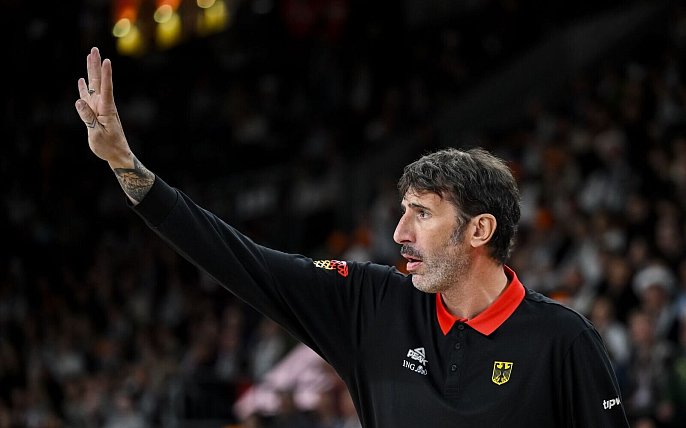 Bild zu Mumbru-Comeback gelingt: Basketballer besiegen Israel