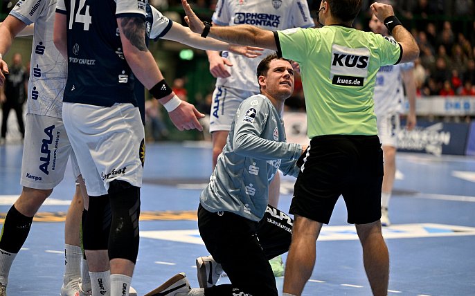 Bild zu Auf einmal st&uuml;rmt M&ouml;stl: Der TBV-Keeper leitet mit einer Offensivaktion die Wende ein