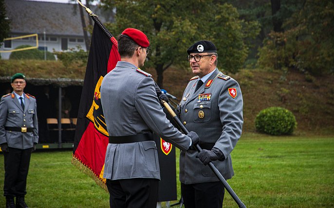 Bild zu Rad statt Kette: Neue Artillerieeinheit für Augustdorf – Panzerbrigade 21 wächst weiter