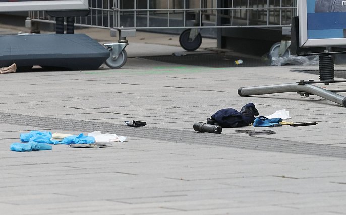 Bild zu Polizei schießt in Düsseldorfer Zentrum auf Mann mit Waffe
