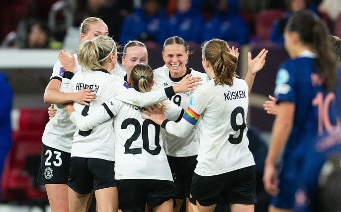 Bild zu Klara Bühl erlöst DFB-Frauen: 1:0 gegen Frankreich