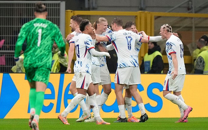 Bild zu Haaland schießt Norwegen in Italien zur WM - Portugal-Gala