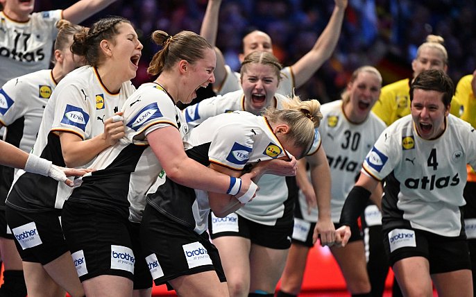 Bild zu Sensationssieg gegen Frankreich: DHB-Team spielt um WM-Gold